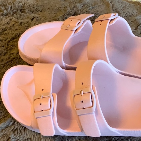 BIG KIDS CAT & JACK NOA SLIP- ON FOOTBED SANDALS SIZE 5 - Picture 3 of 6